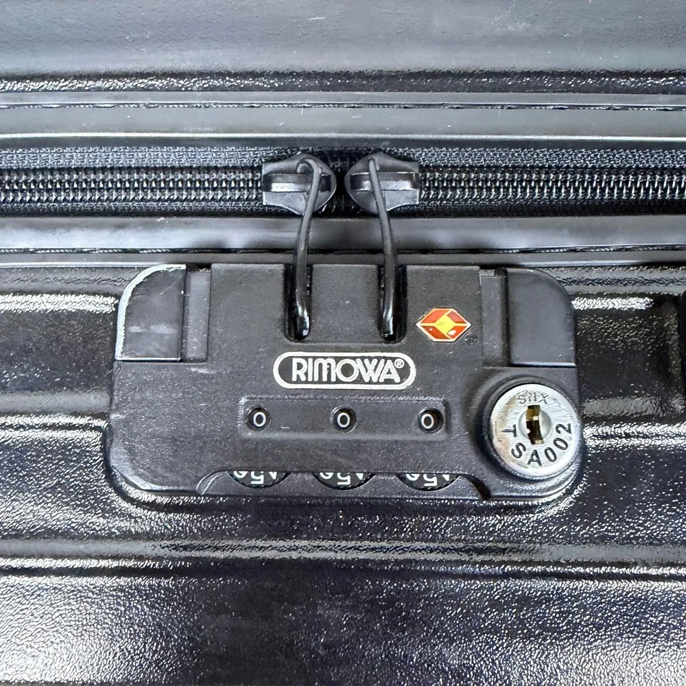 RIMOWA Salsa Multiwheel 63L Black 4-Wheel Polycarbonate Suitcase Vintage 871.63